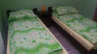 Проживание в семье Noclegi Avoca Пирзовице Двухместный номер с 2 отдельными кроватями и ванной комнатой-3