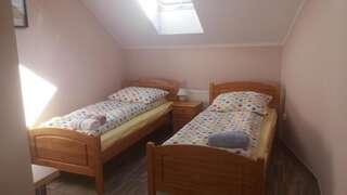 Проживание в семье Noclegi Avoca Пирзовице Двухместный номер с 2 отдельными кроватями и собственной ванной комнатой-7